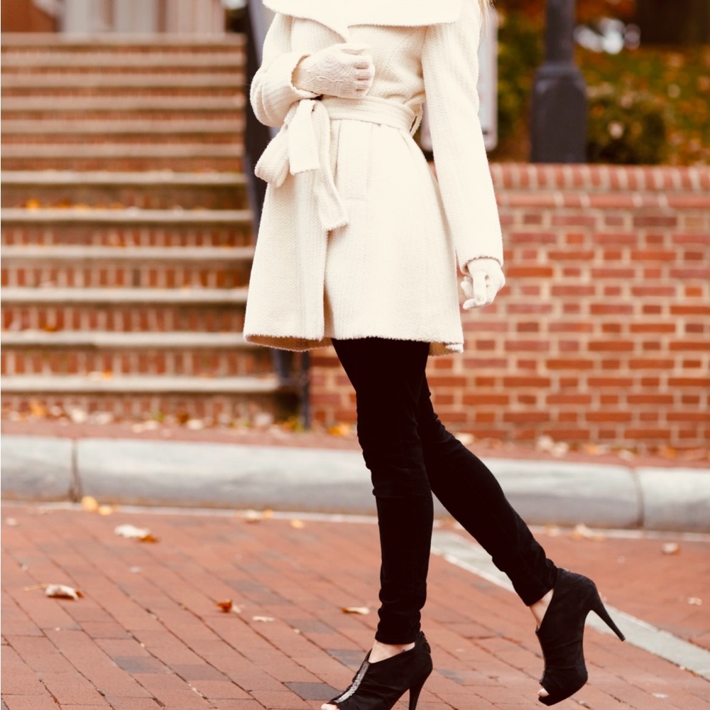 Express wool beige coat 🧥 ( used ) size XS